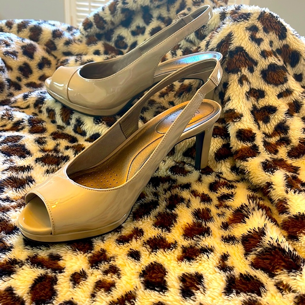 NWT. 3 inch heel